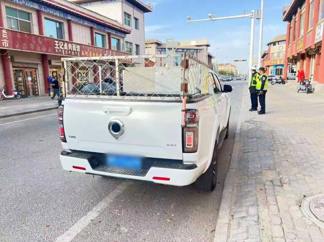 “我根本没反应过来！”刚下车就被撞倒<strong></p>
<p>长江证券王世平简介</strong>，人都懵了