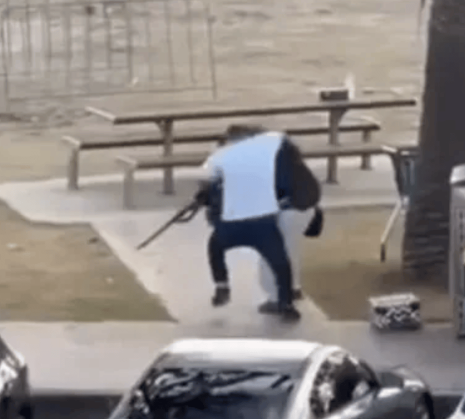 澳枪击案空手夺枪男子系水果店老板<strong></p>
<p>南京河西华泰证券广场</strong>，美亿万富翁捐近10万美元