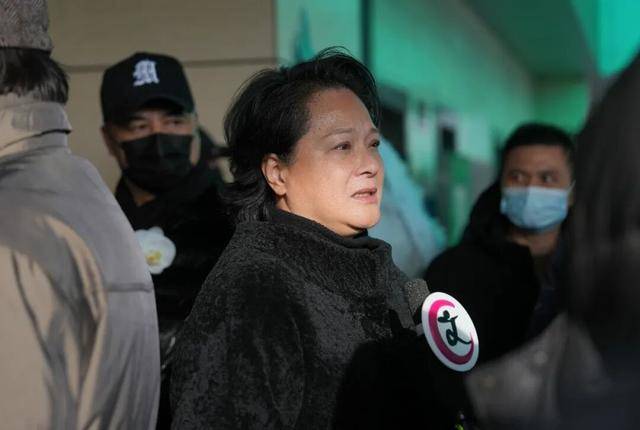 何晴之子追思：妈妈很喜欢雪<strong></p>
<p>南京河西华泰证券广场</strong>，北京这场雪好像是为她而下