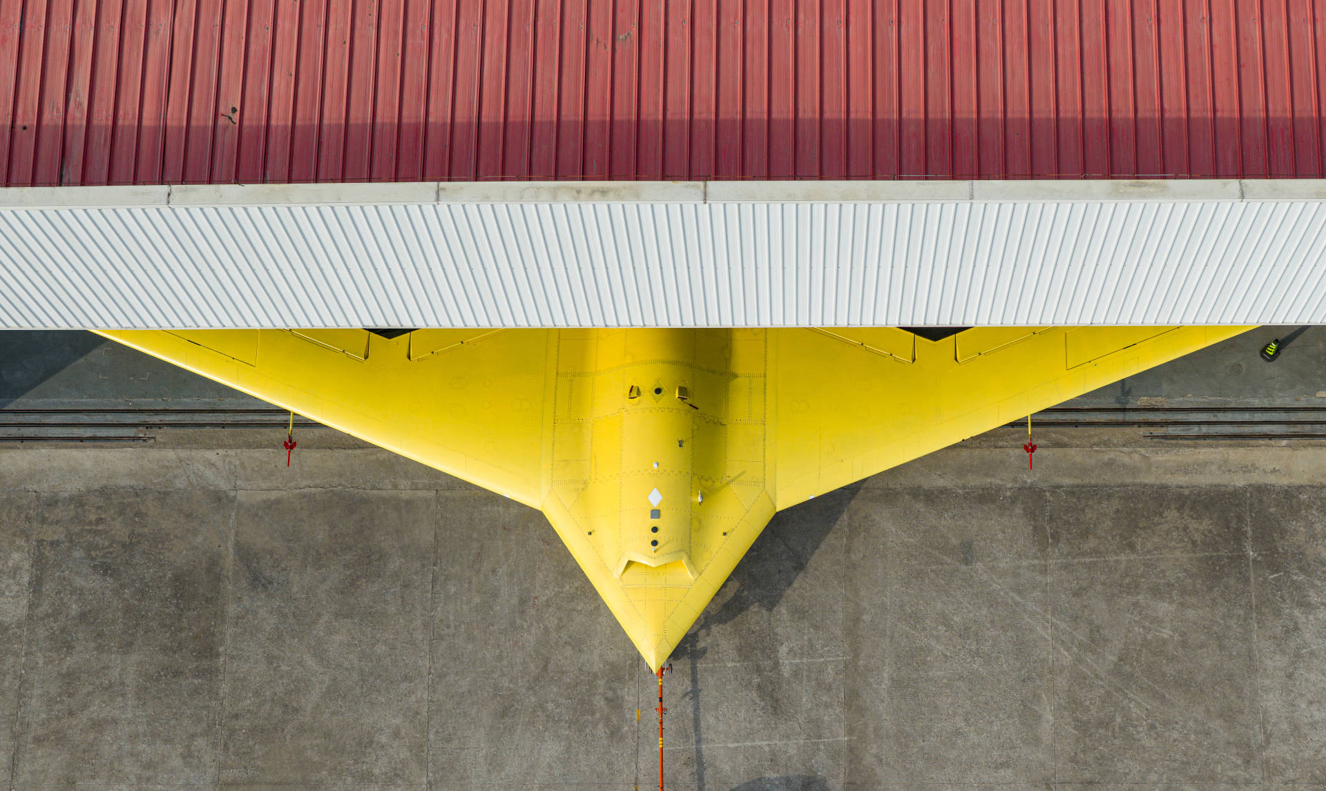 多张高清大图<strong></p>
<p>南京河西华泰证券广场</strong>！新型高空高速长航时无人机彩虹-7近日成功首飞