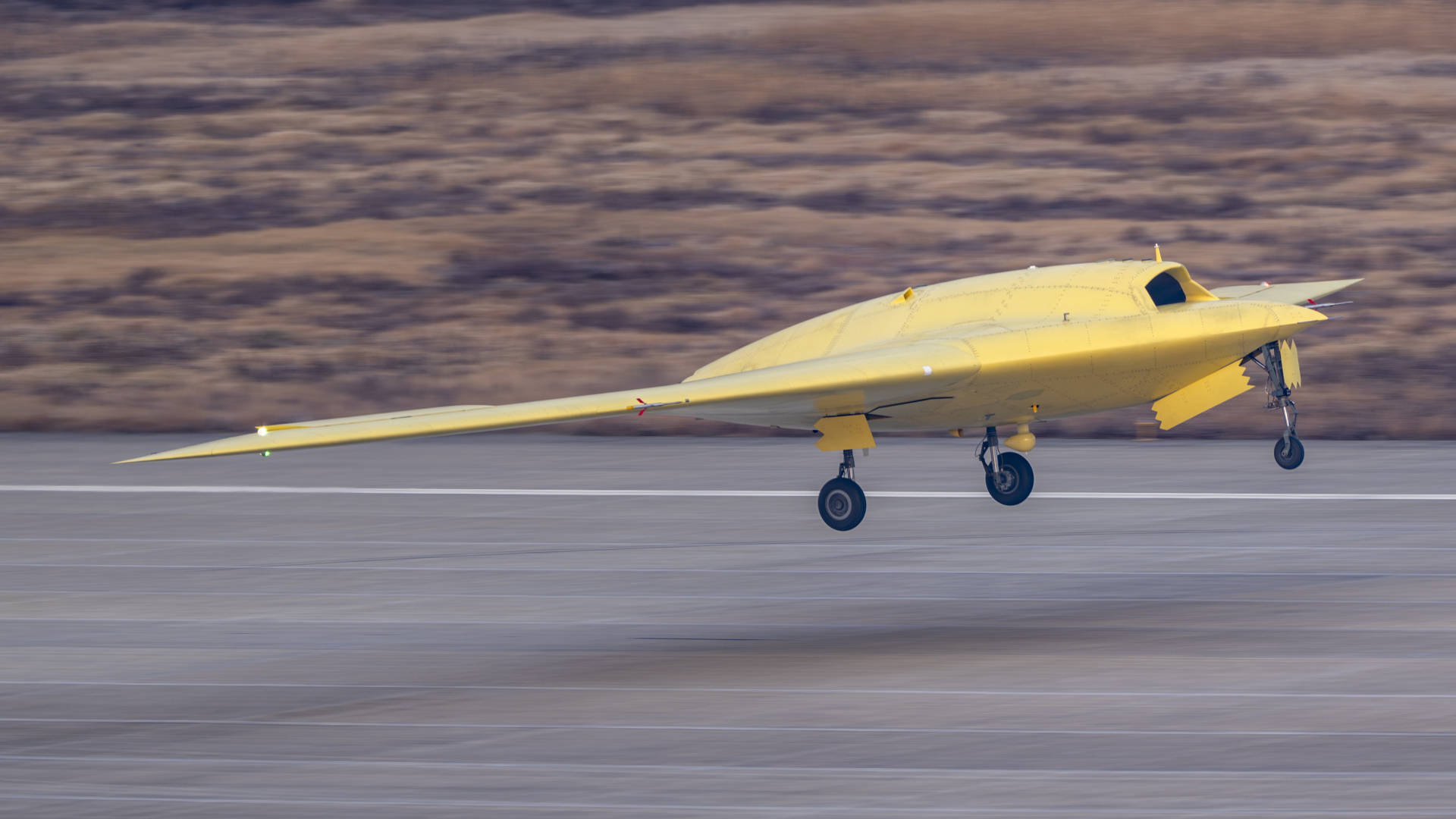 多张高清大图<strong></p>
<p>南京河西华泰证券广场</strong>！新型高空高速长航时无人机彩虹-7近日成功首飞