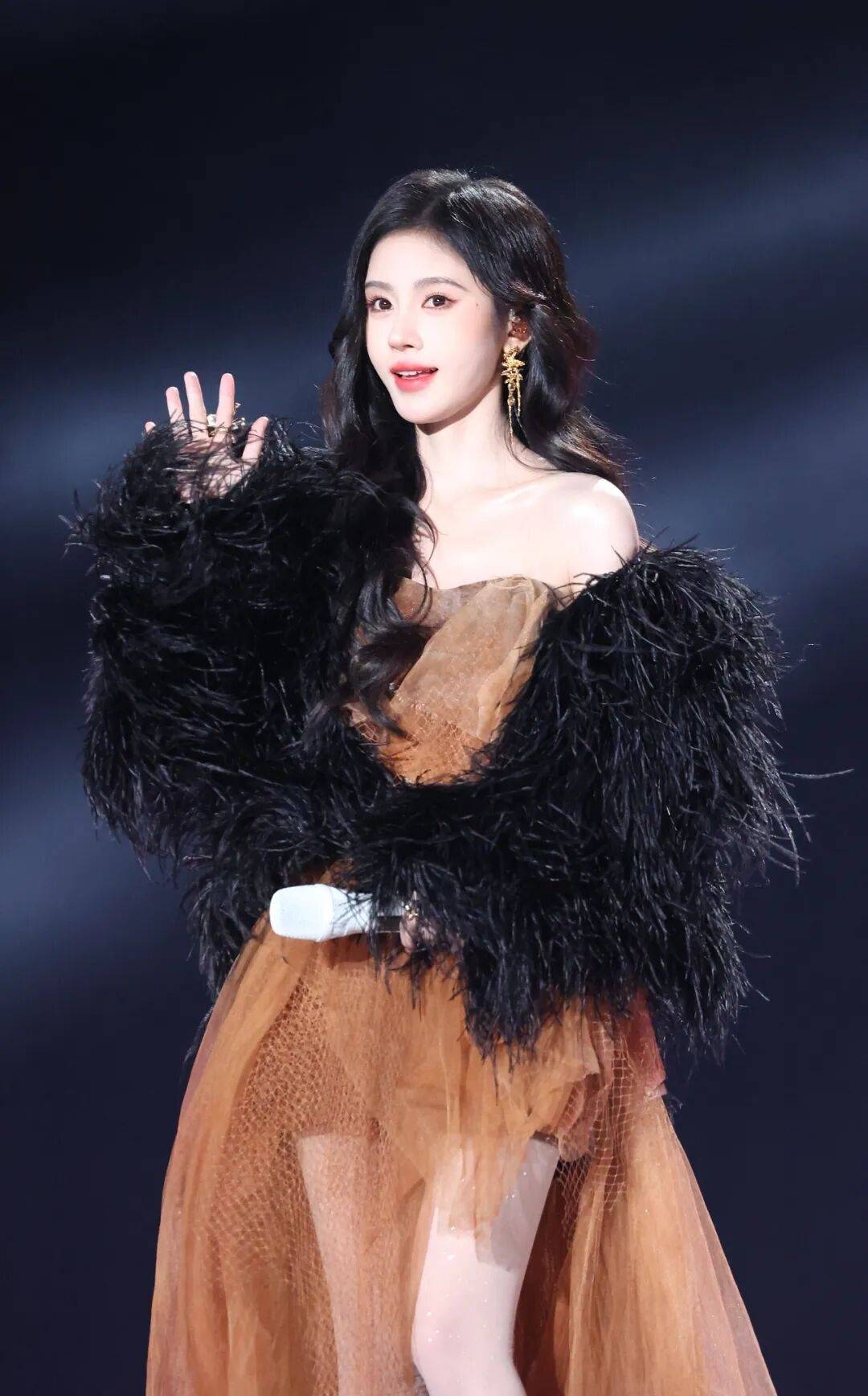 丝芭传媒称鞠婧祎多次编造谎言<strong></p>
<p>证券的中登安全证书</strong>，“涉嫌严重经济犯罪”，将择日全网公开实名举报